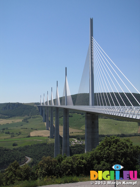 SX27154 Peage bridge - Viaduc de Millau over Le Tarn